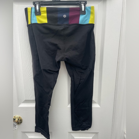 Lululemon Journey Cropped Black Leggings with colourful waist - Picture 6 of 8